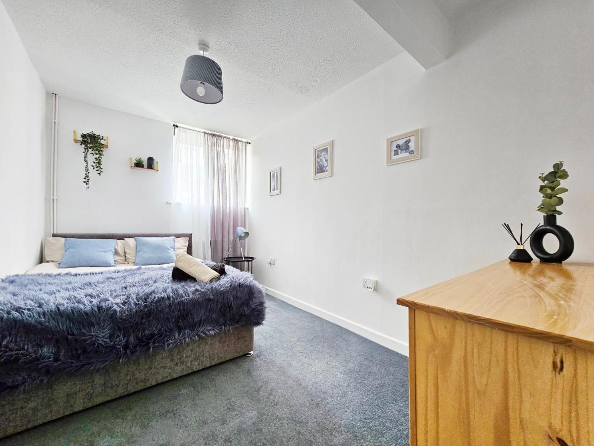 Guest House - Close To All Amenities Northampton Exterior photo